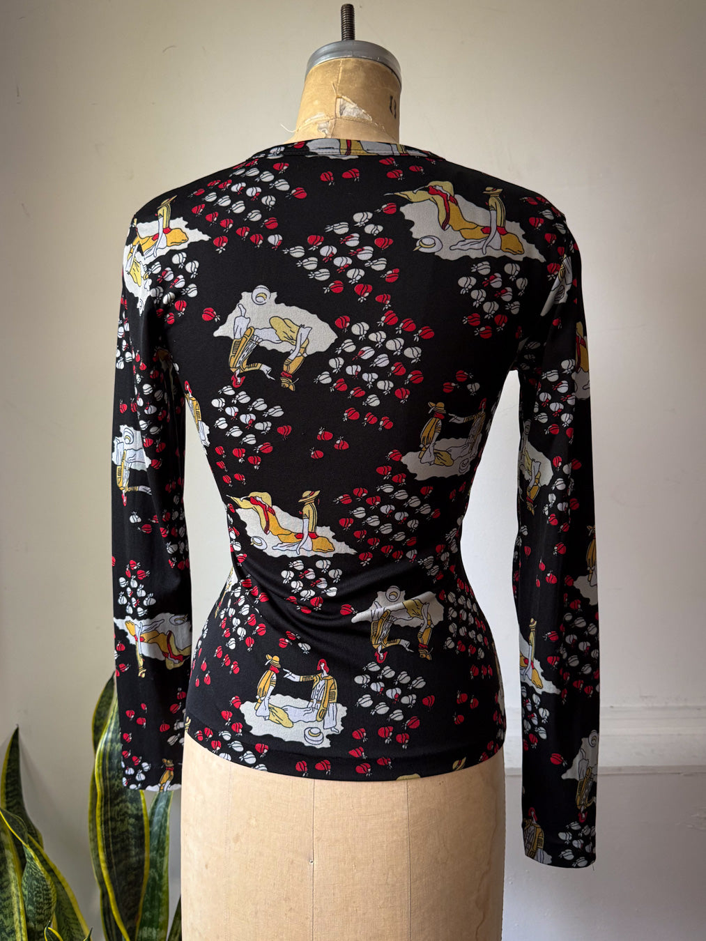 70s Novelty People Print Long Sleeve Knit Top / S