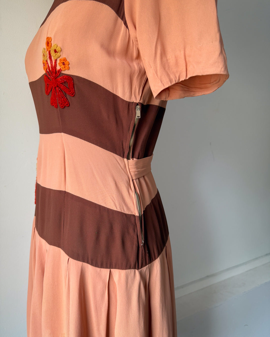 40s Carole King Embroidered Dress / S