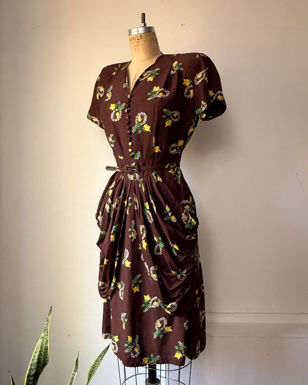 40s Brown Novelty Magic Mirror Floral Print Belted Dress / XS
