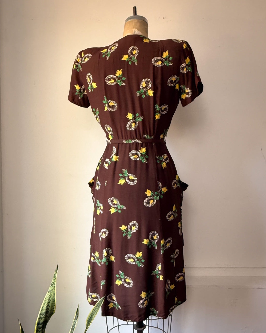 40s Brown Novelty Magic Mirror Floral Print Belted Dress / XS