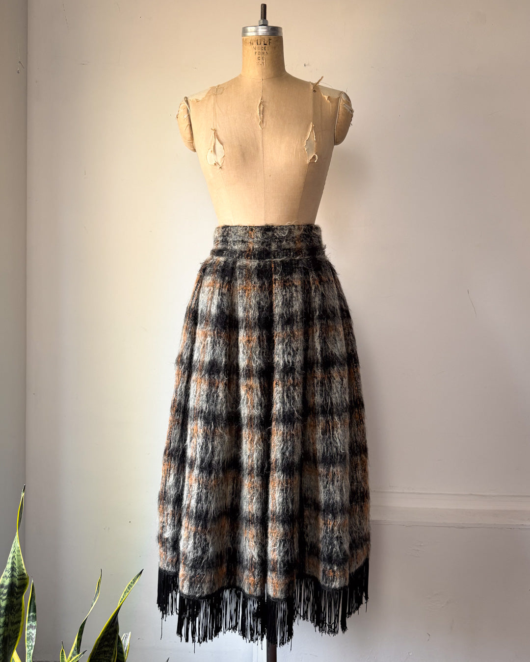 60s Shaggy Gray & Black Fringe Hem Mohair Midi Skirt / S