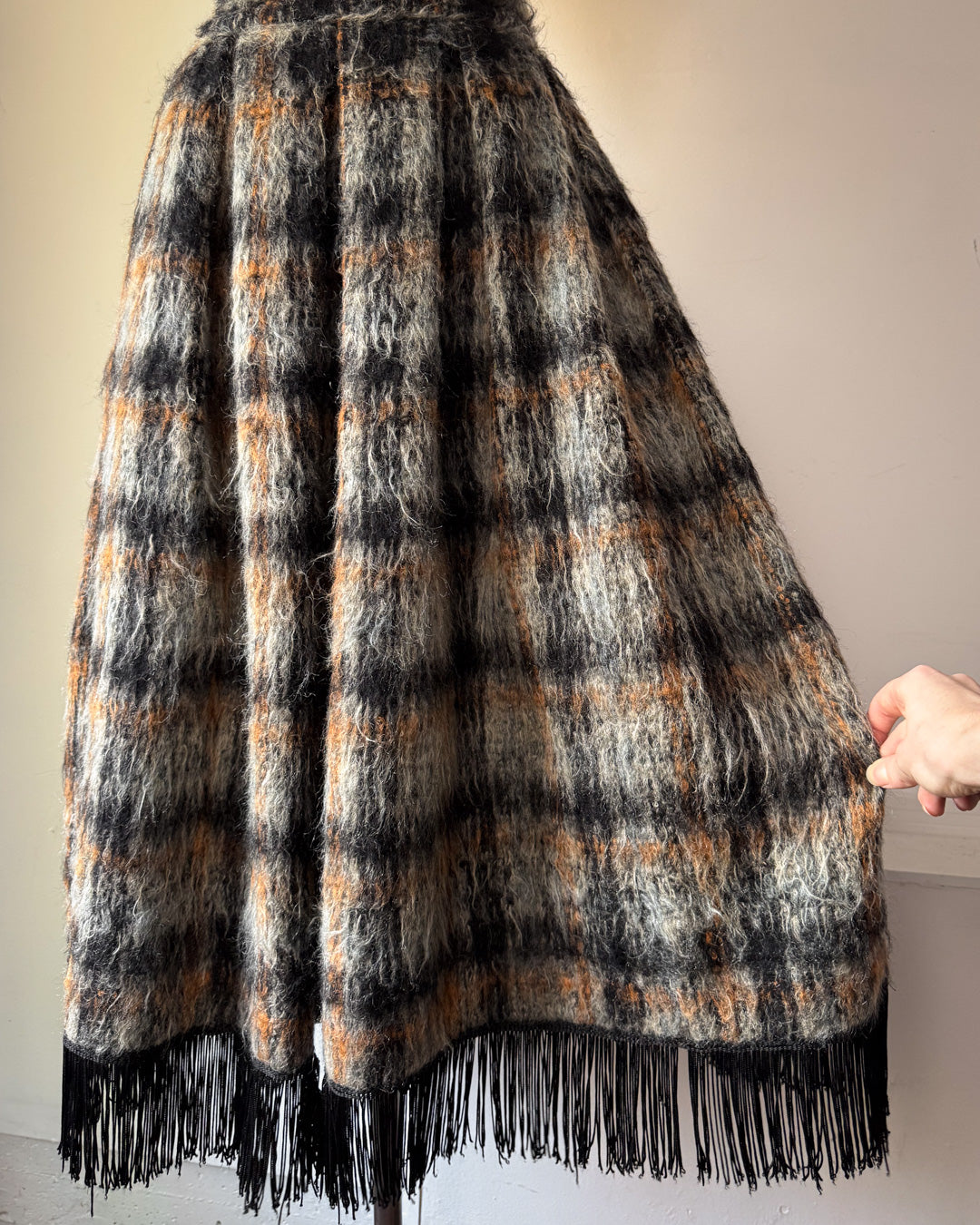 60s Shaggy Gray & Black Fringe Hem Mohair Midi Skirt / S