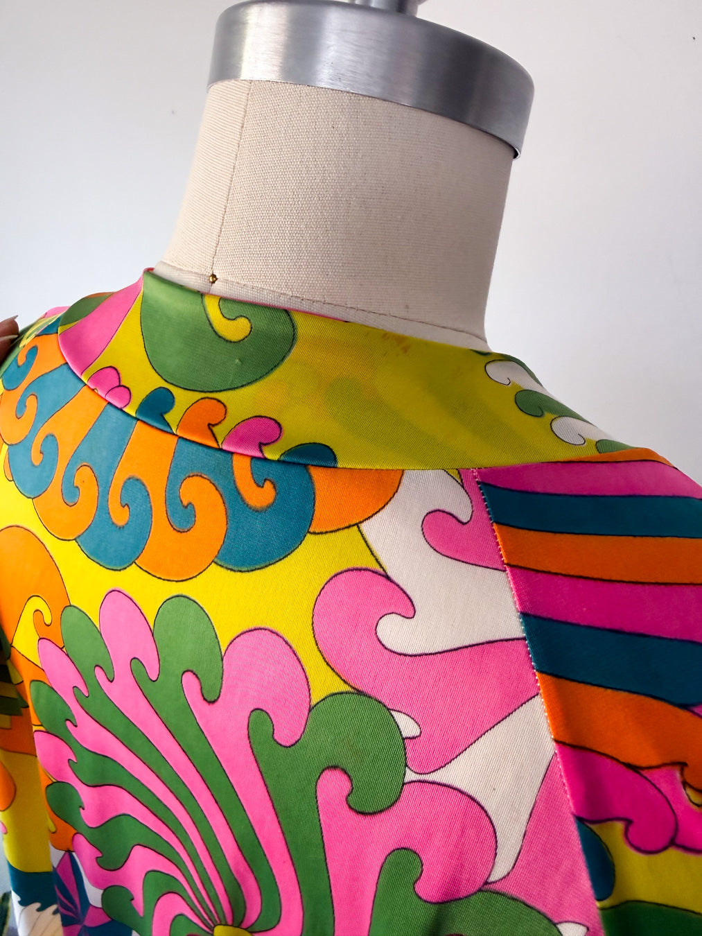 60s Vanity Fair Psychedelic Lounge Dress / S-M