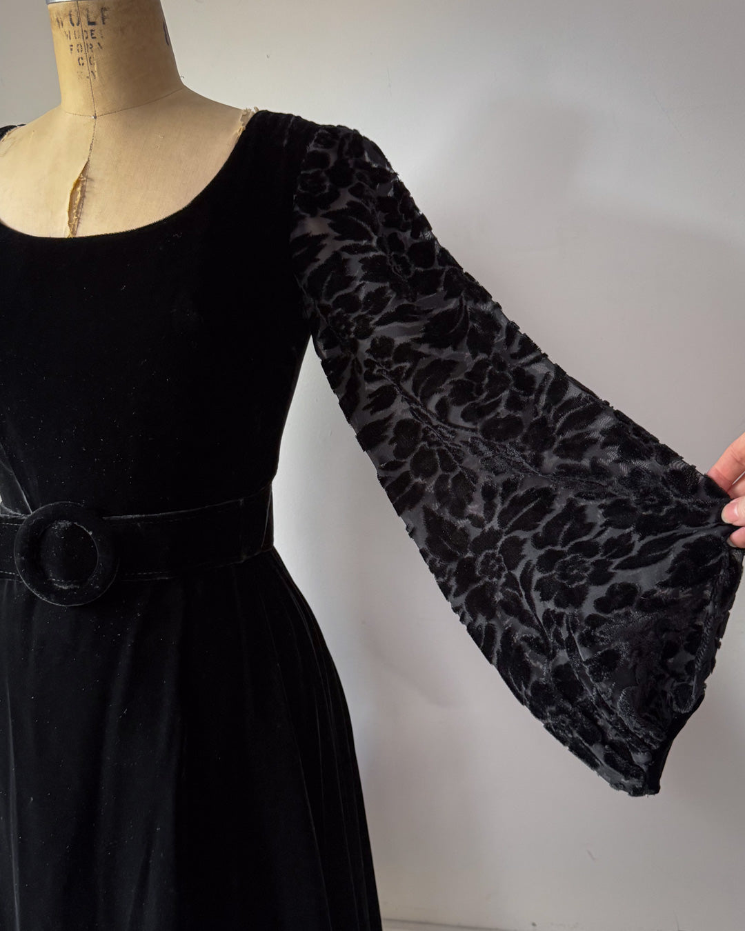60s Black Velvet Floral Balloon Sleeve Belted Mini Dress / XS