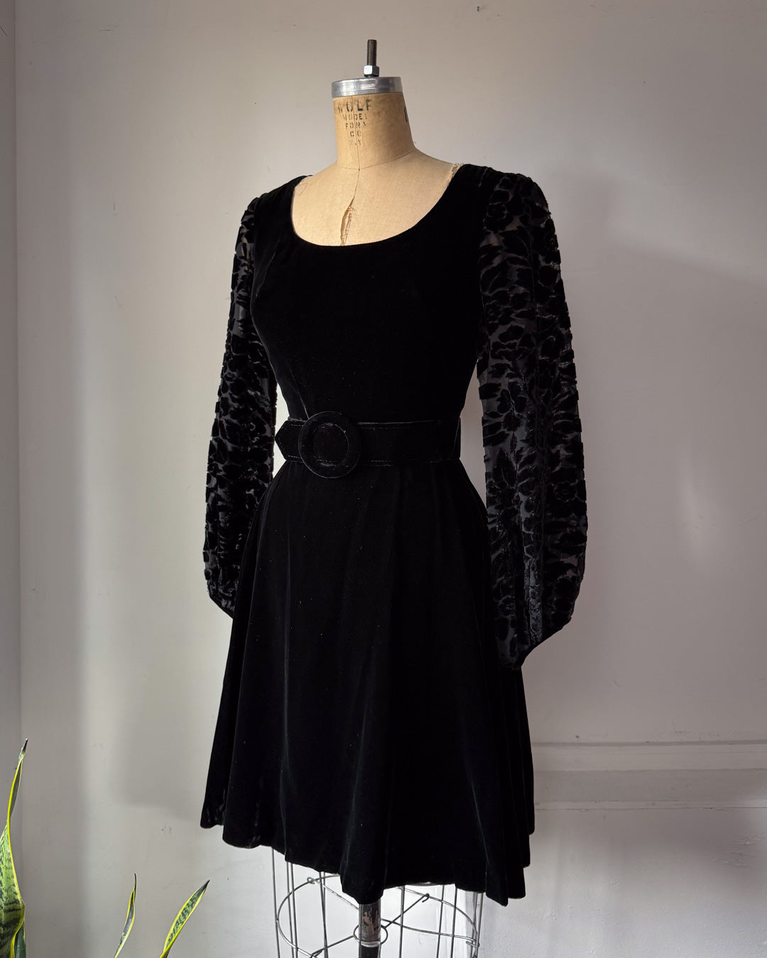 60s Black Velvet Floral Balloon Sleeve Belted Mini Dress / XS
