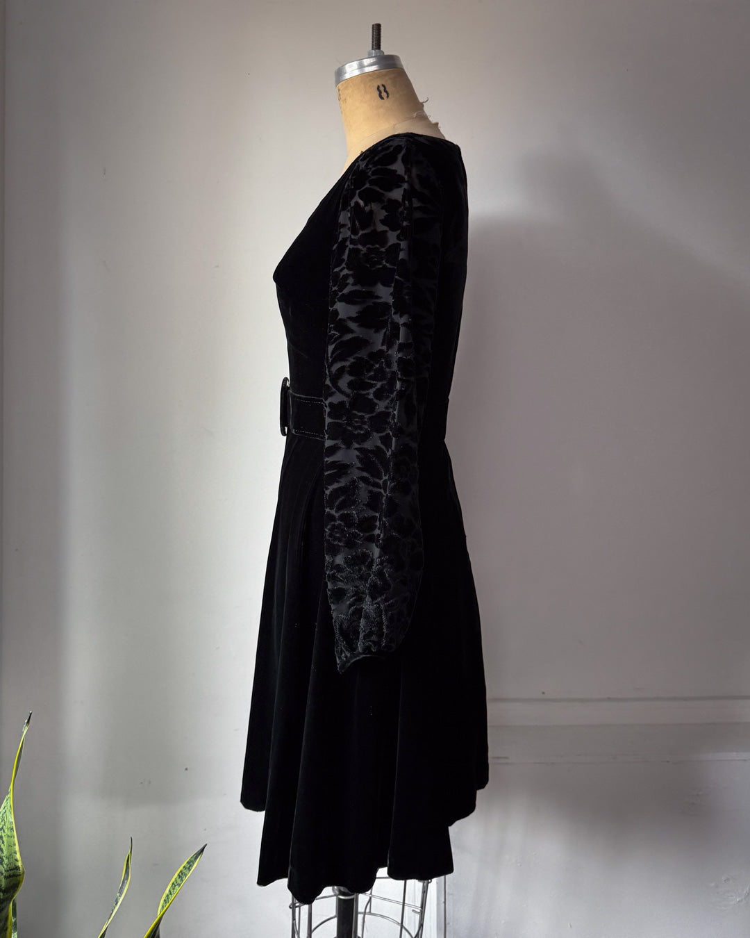 60s Black Velvet Floral Balloon Sleeve Belted Mini Dress / XS