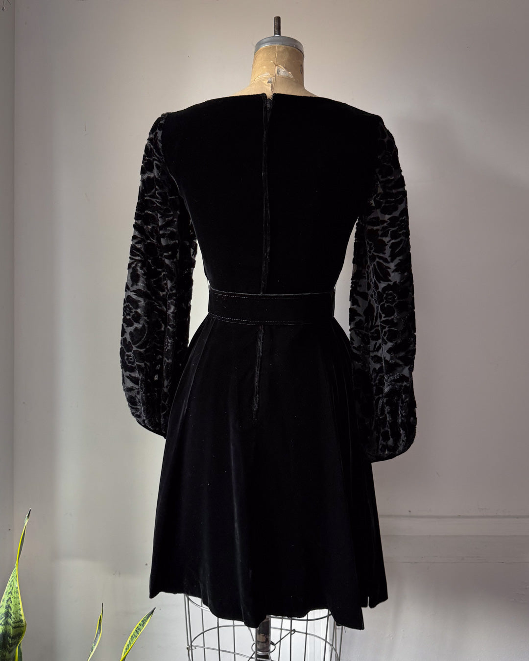 60s Black Velvet Floral Balloon Sleeve Belted Mini Dress / XS