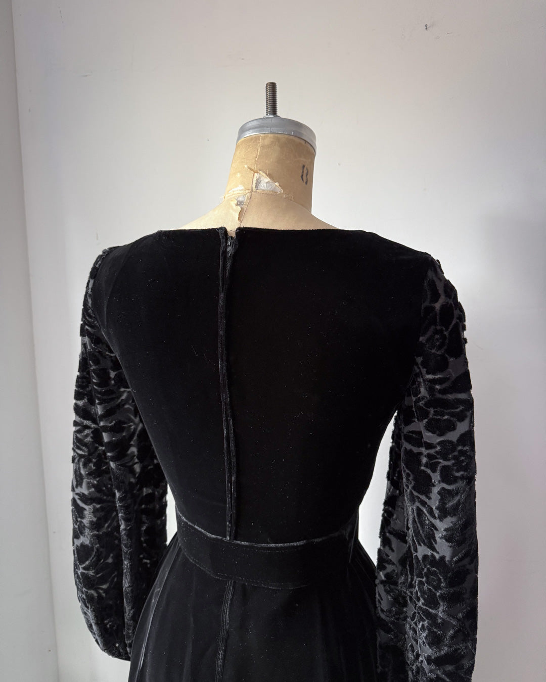 60s Black Velvet Floral Balloon Sleeve Belted Mini Dress / XS