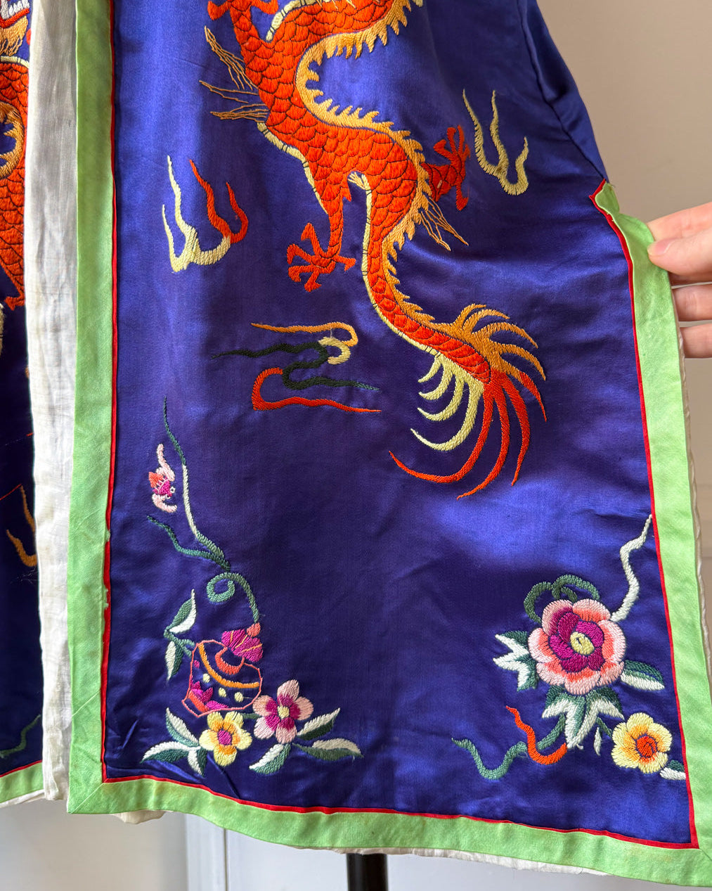 60s Colorful Embroidered Silk Robe / M