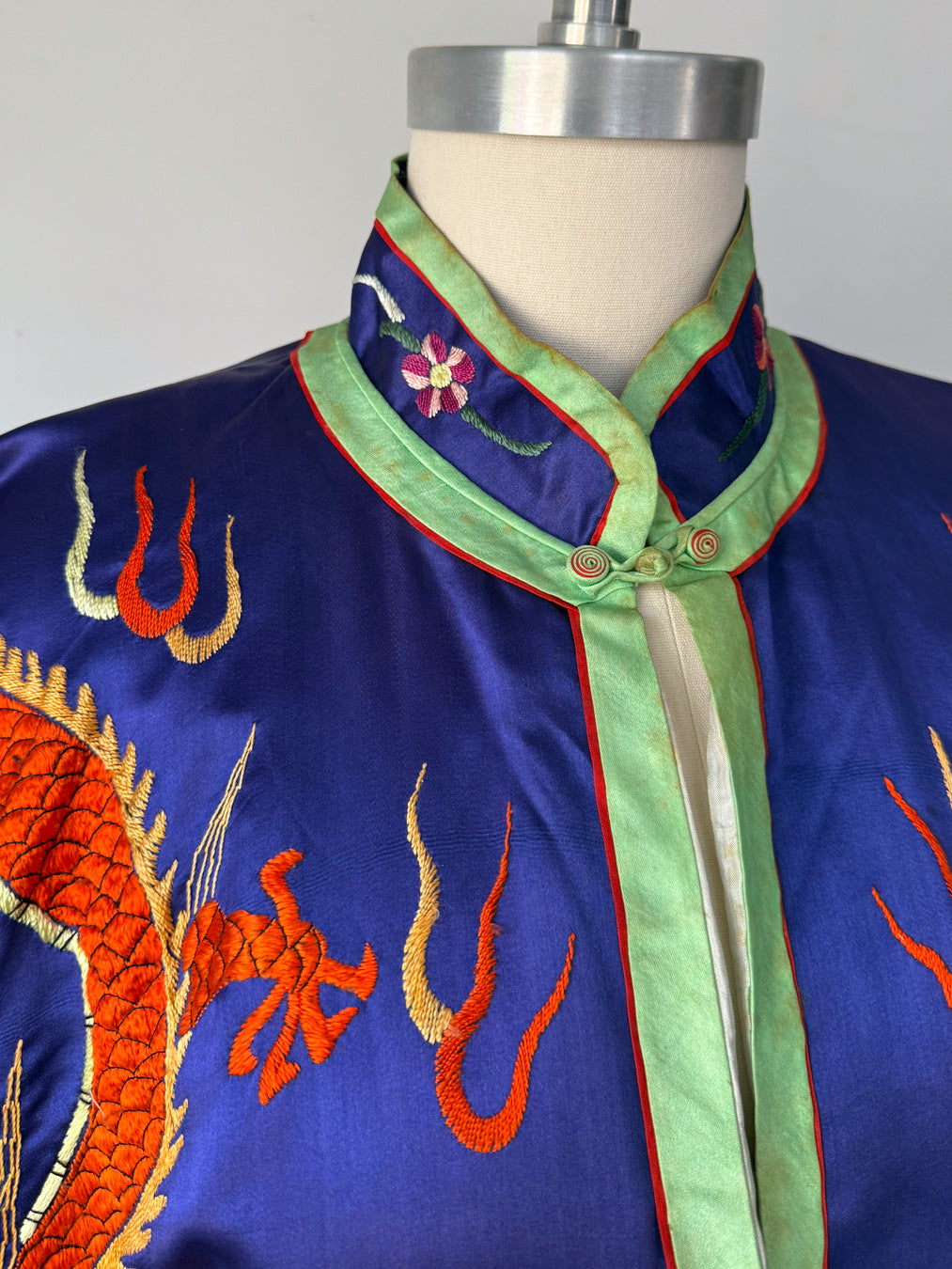 60s Colorful Embroidered Silk Robe / M