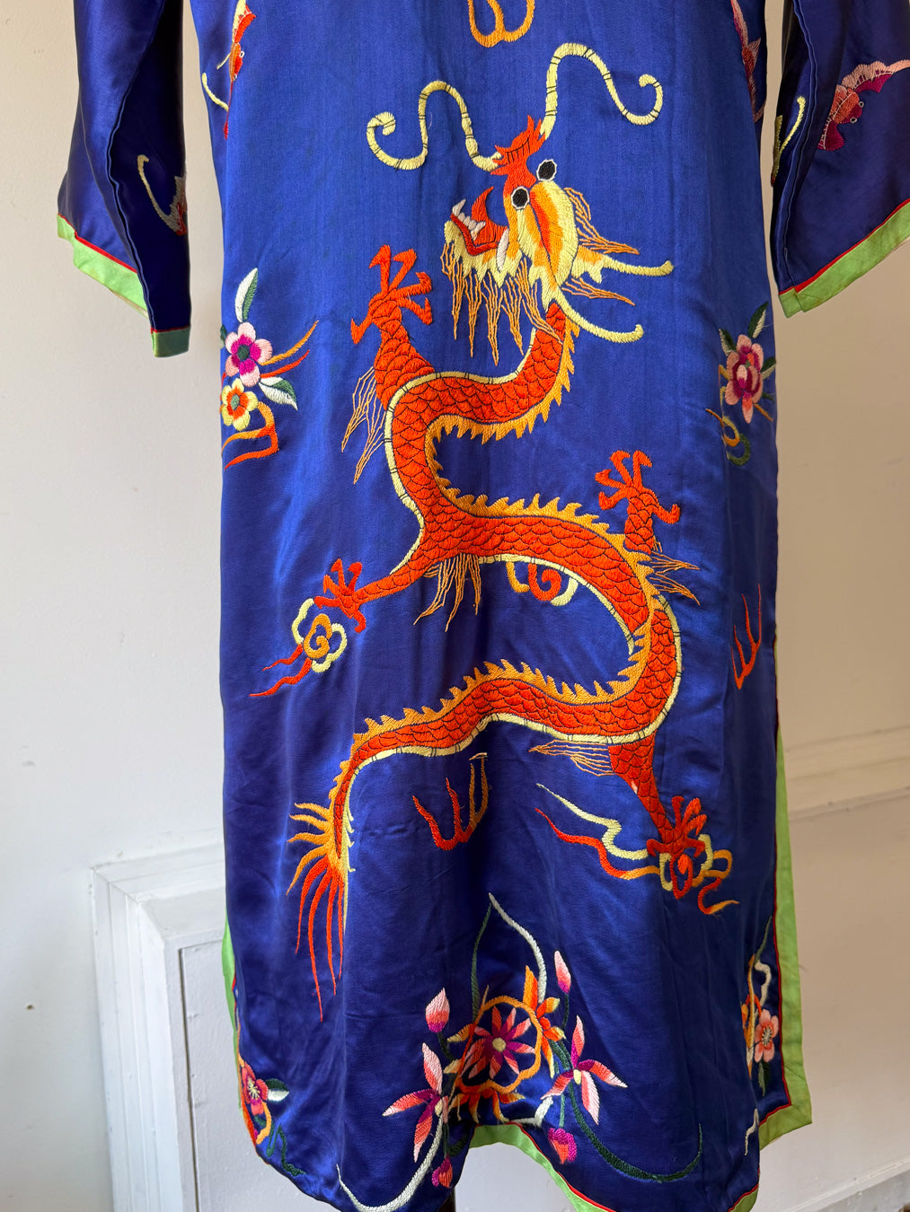 60s Colorful Embroidered Silk Robe / M