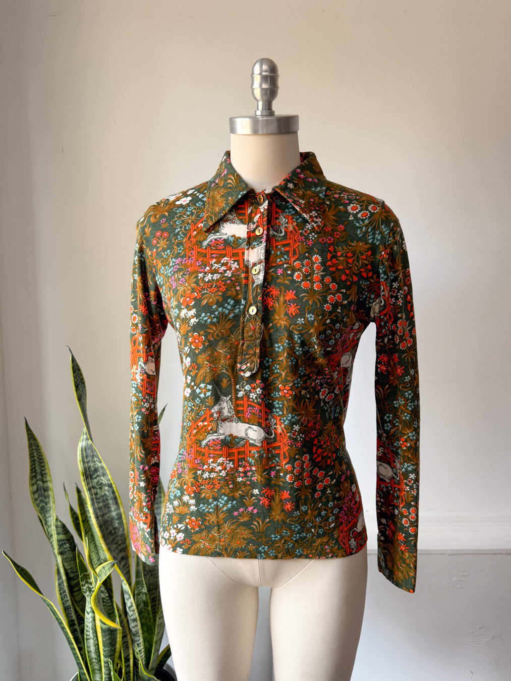 70s Unicorn in Captivity Novelty Print Shirt / M