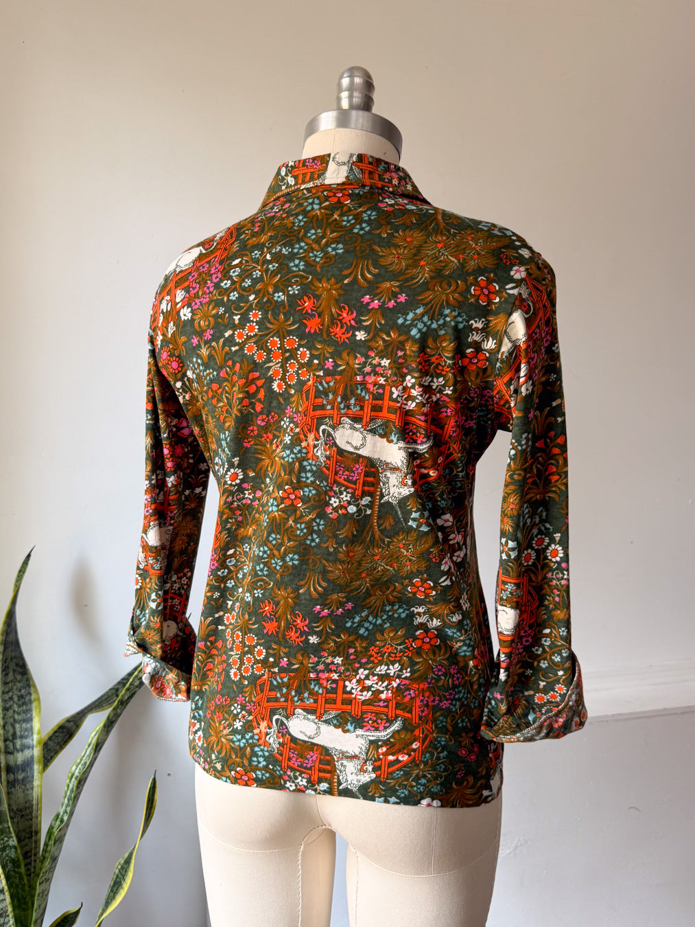 70s Unicorn in Captivity Novelty Print Shirt / M