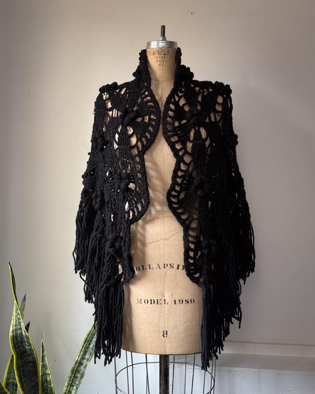 60s Black 3D Flower Crochet Fringe Shawl