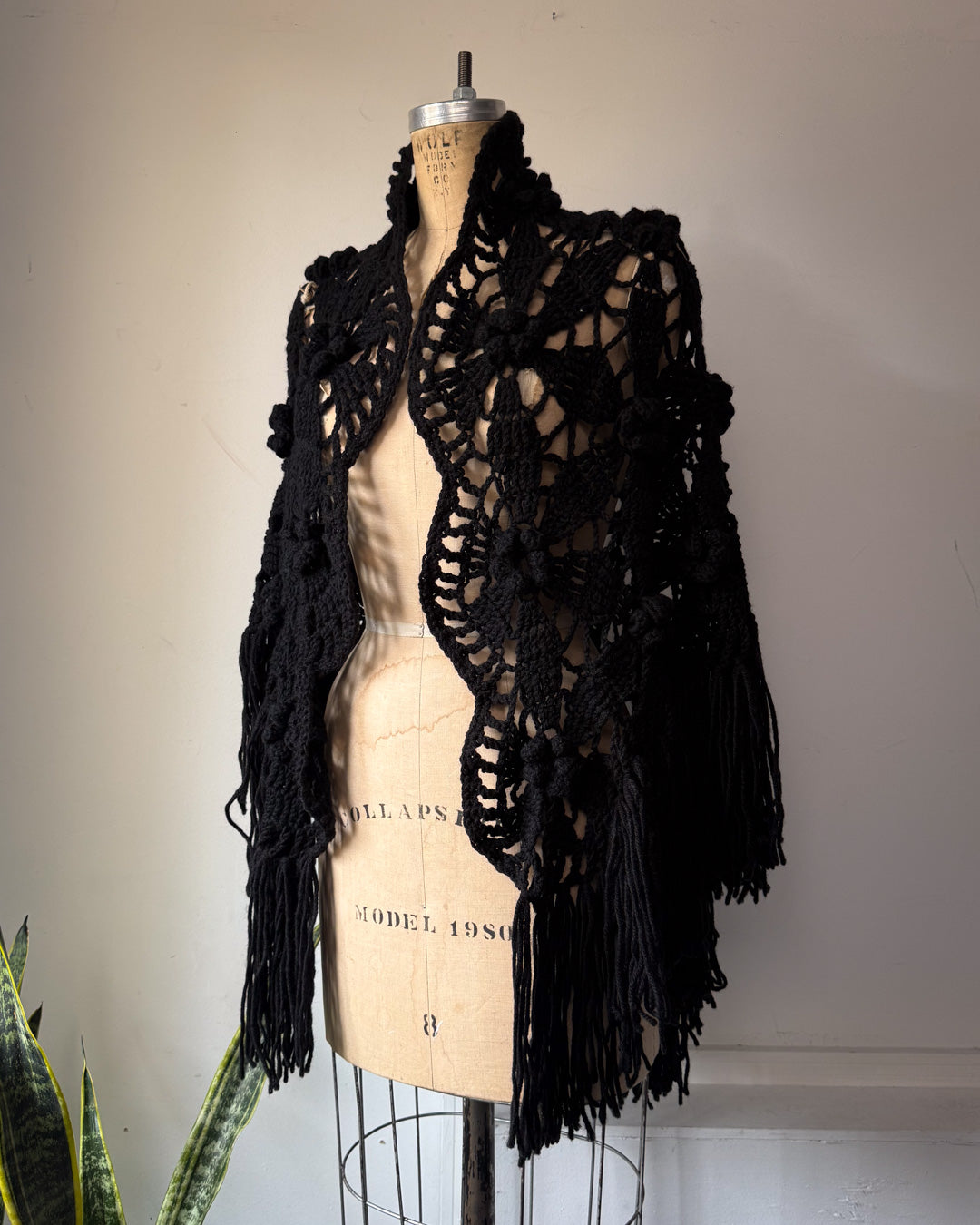 60s Black 3D Flower Crochet Fringe Shawl