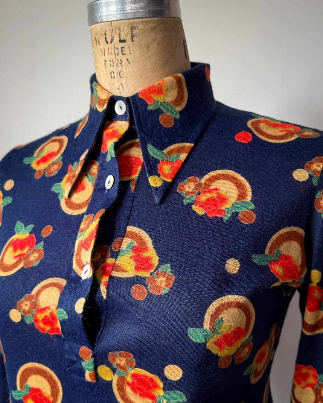 70s Navy Blue Floral Knit Collared Top / M