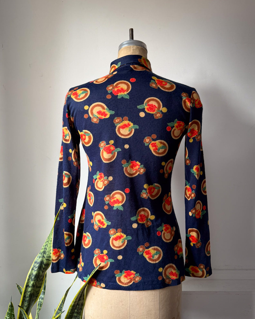 70s Navy Blue Floral Knit Collared Top / M