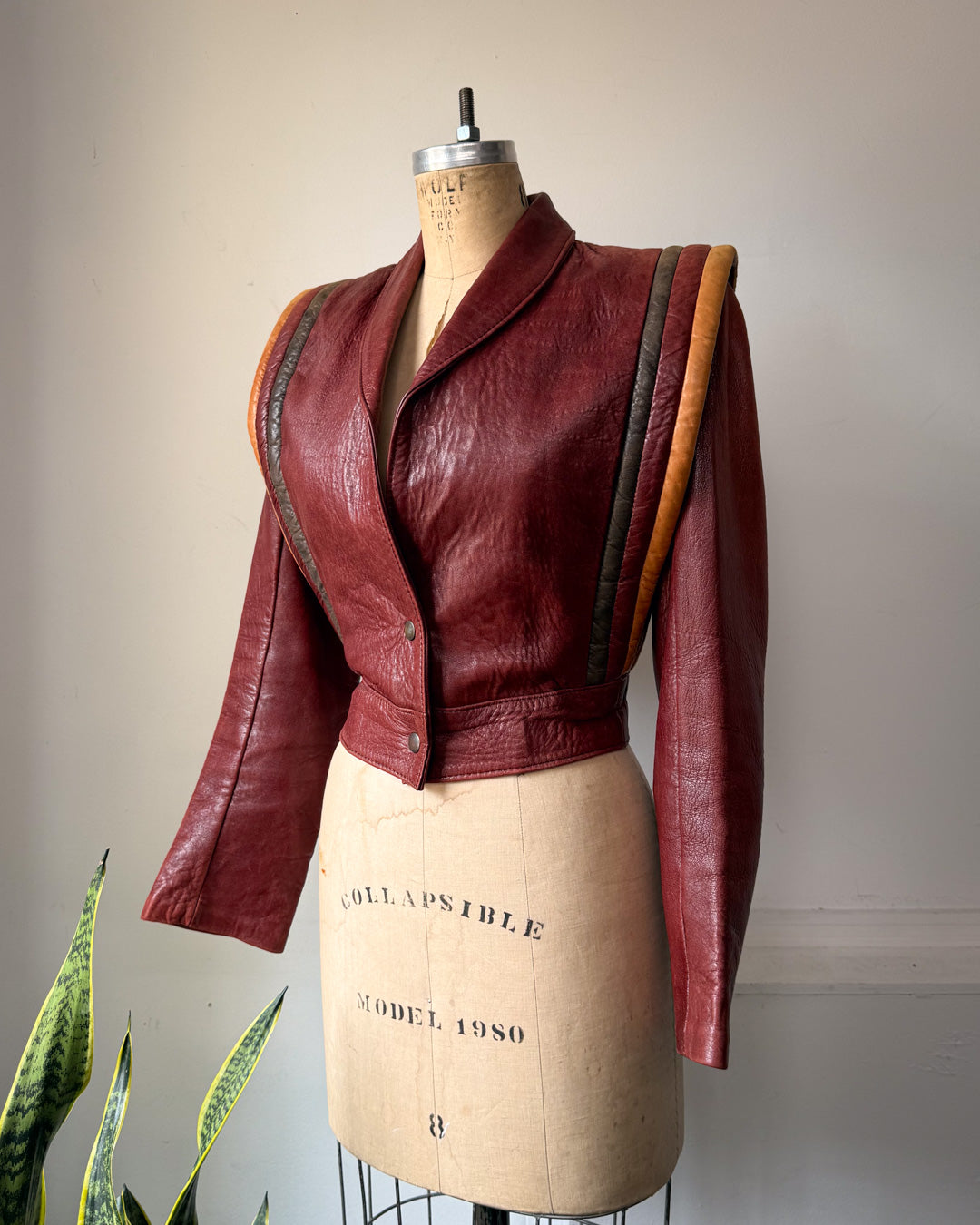 70s Futuristic Cropped Brick Red Leather Jacket / XS-S