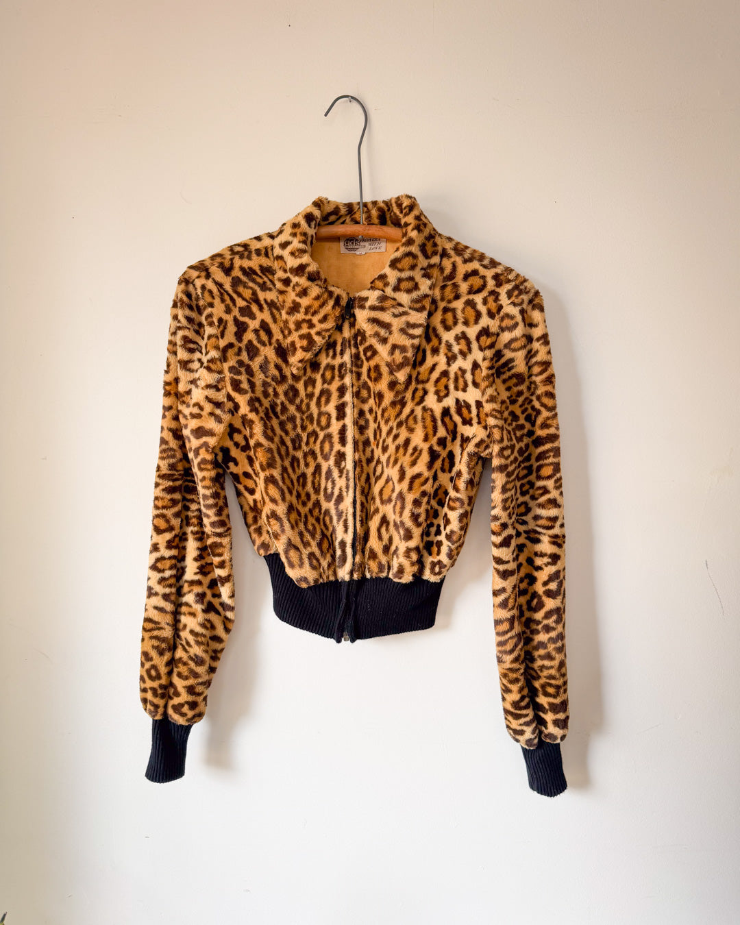 70s Leopard Print Faux Fur Cropped Jacket / S-M