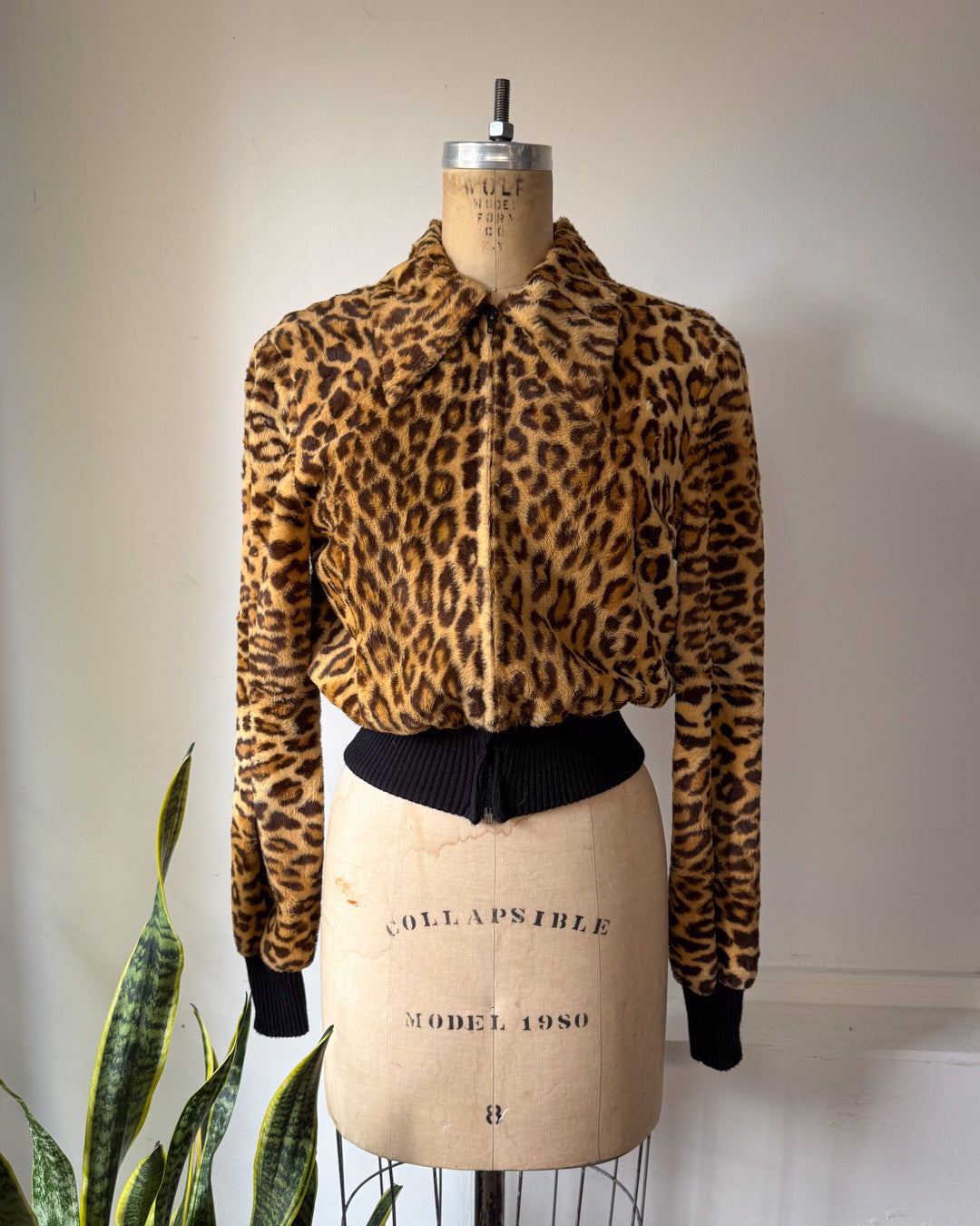 70s Leopard Print Faux Fur Cropped Jacket / S-M