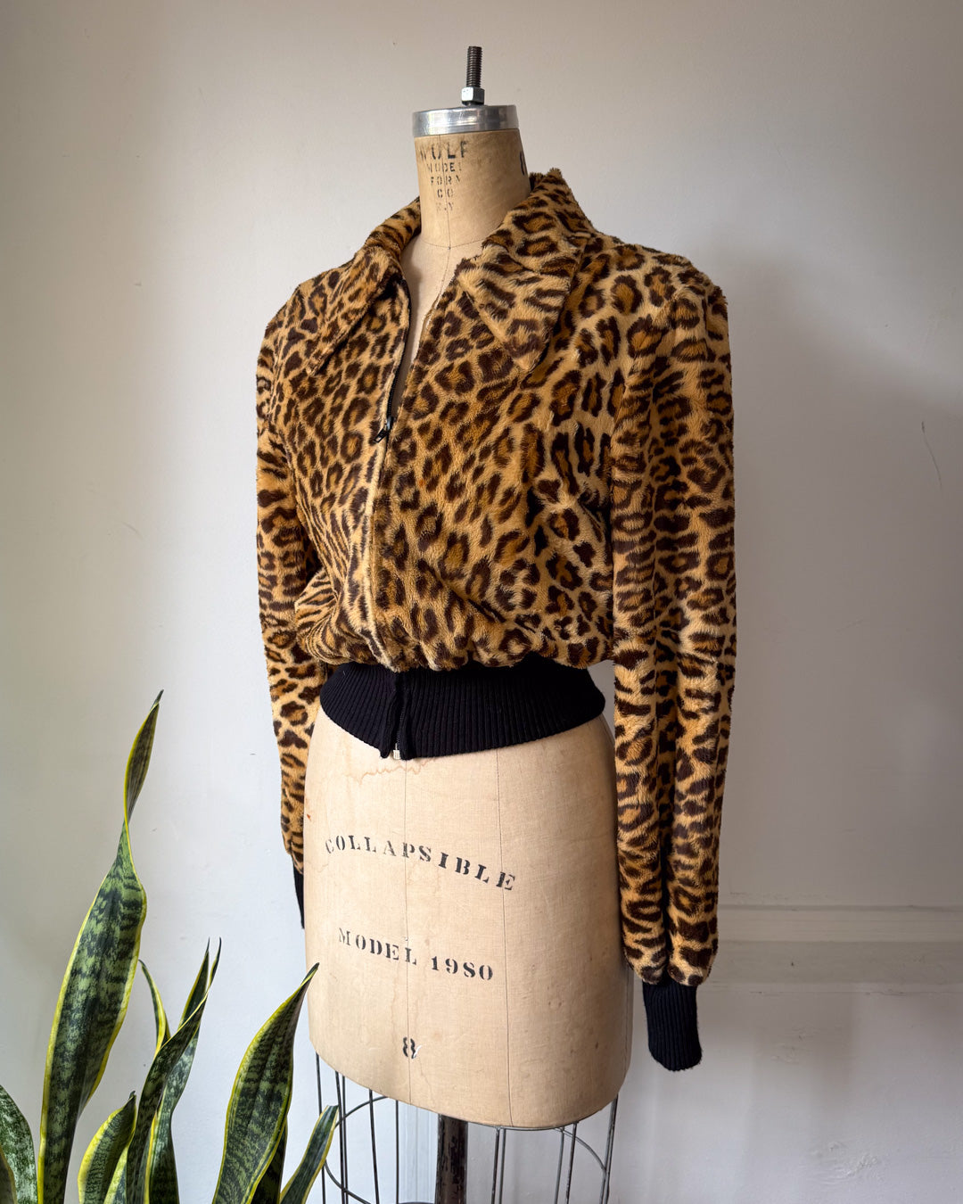 70s Leopard Print Faux Fur Cropped Jacket / S-M