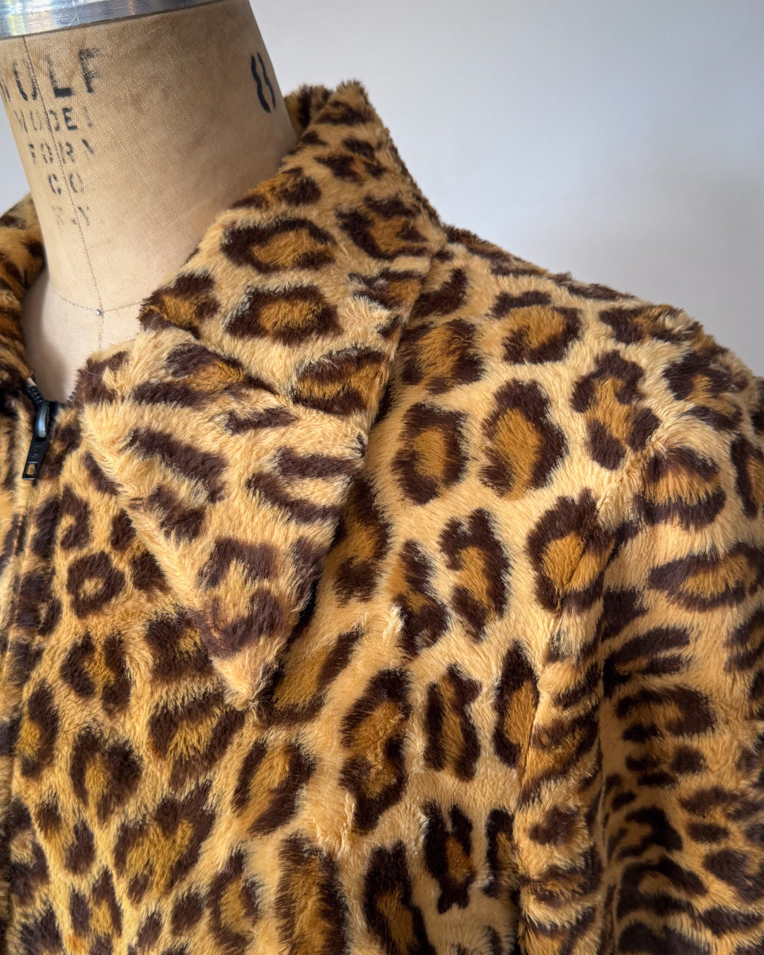 70s Leopard Print Faux Fur Cropped Jacket / S-M