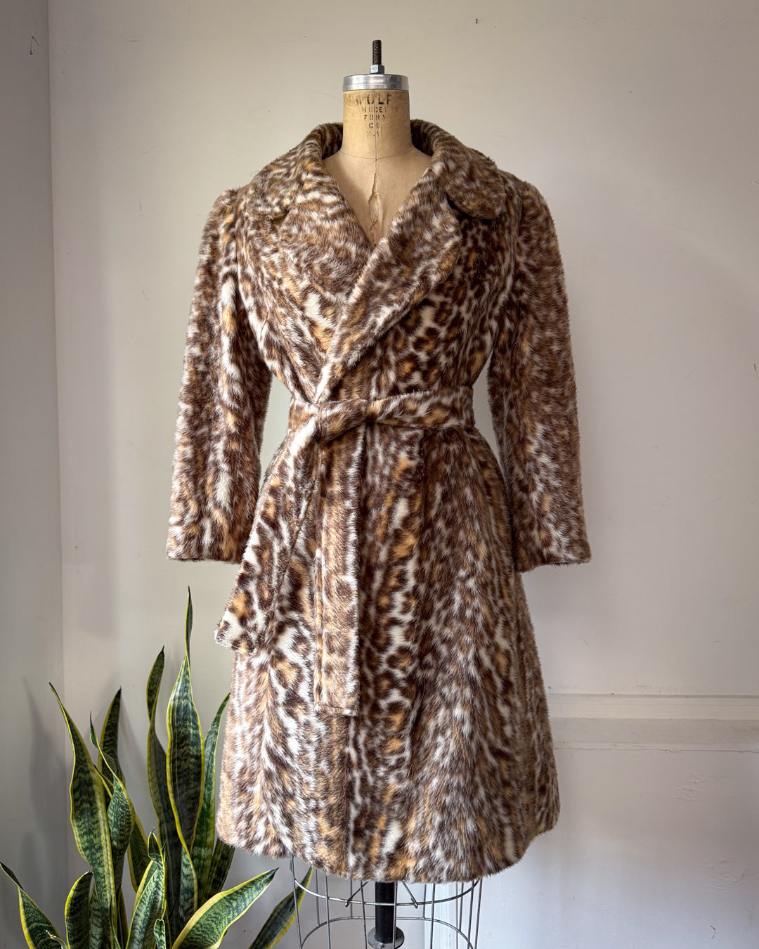 70s Leopard Print Faux Fur Belted Coat / XS