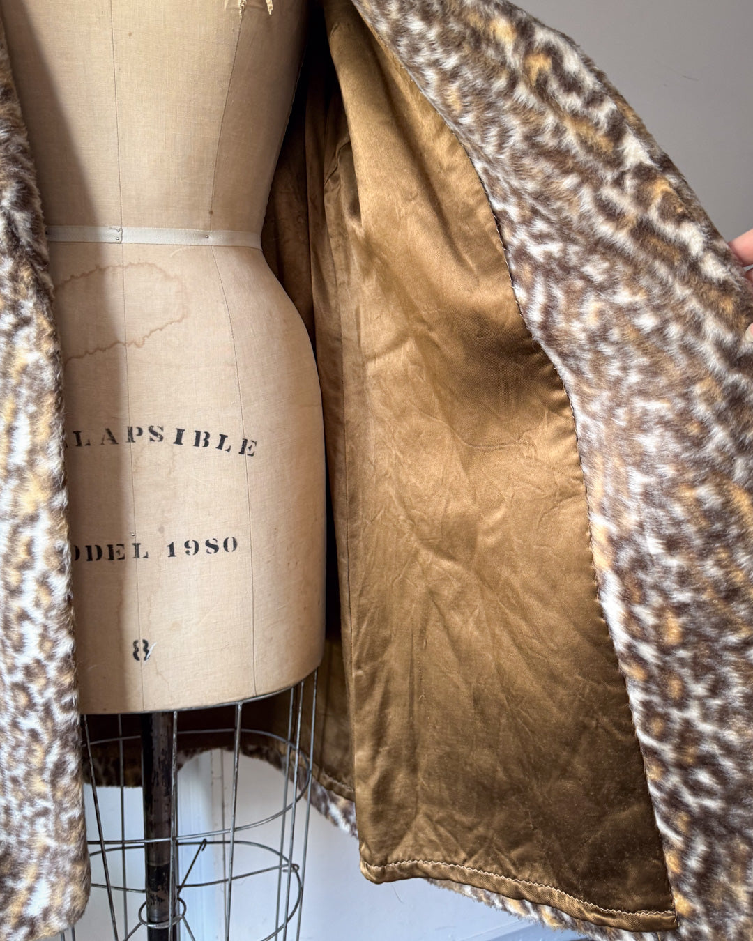 70s Leopard Print Faux Fur Belted Coat / XS