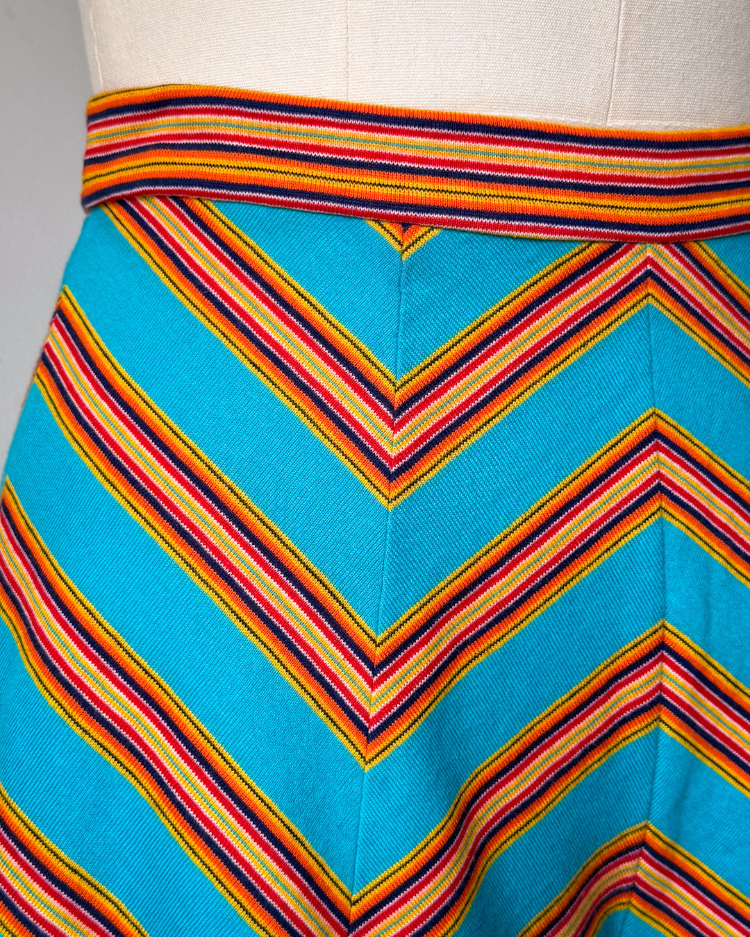 70s Chevron Flutter Shorts / S