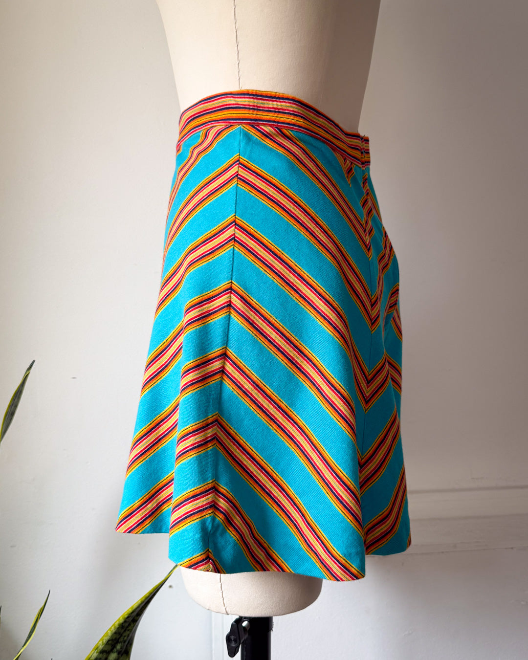70s Chevron Flutter Shorts / S