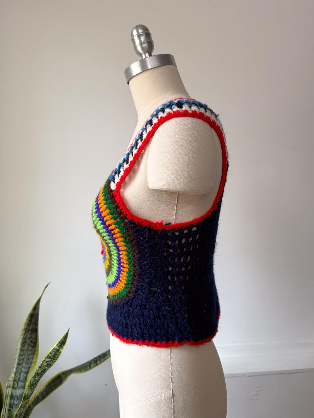 70s Rainbow Crochet Crop Top / XS-S