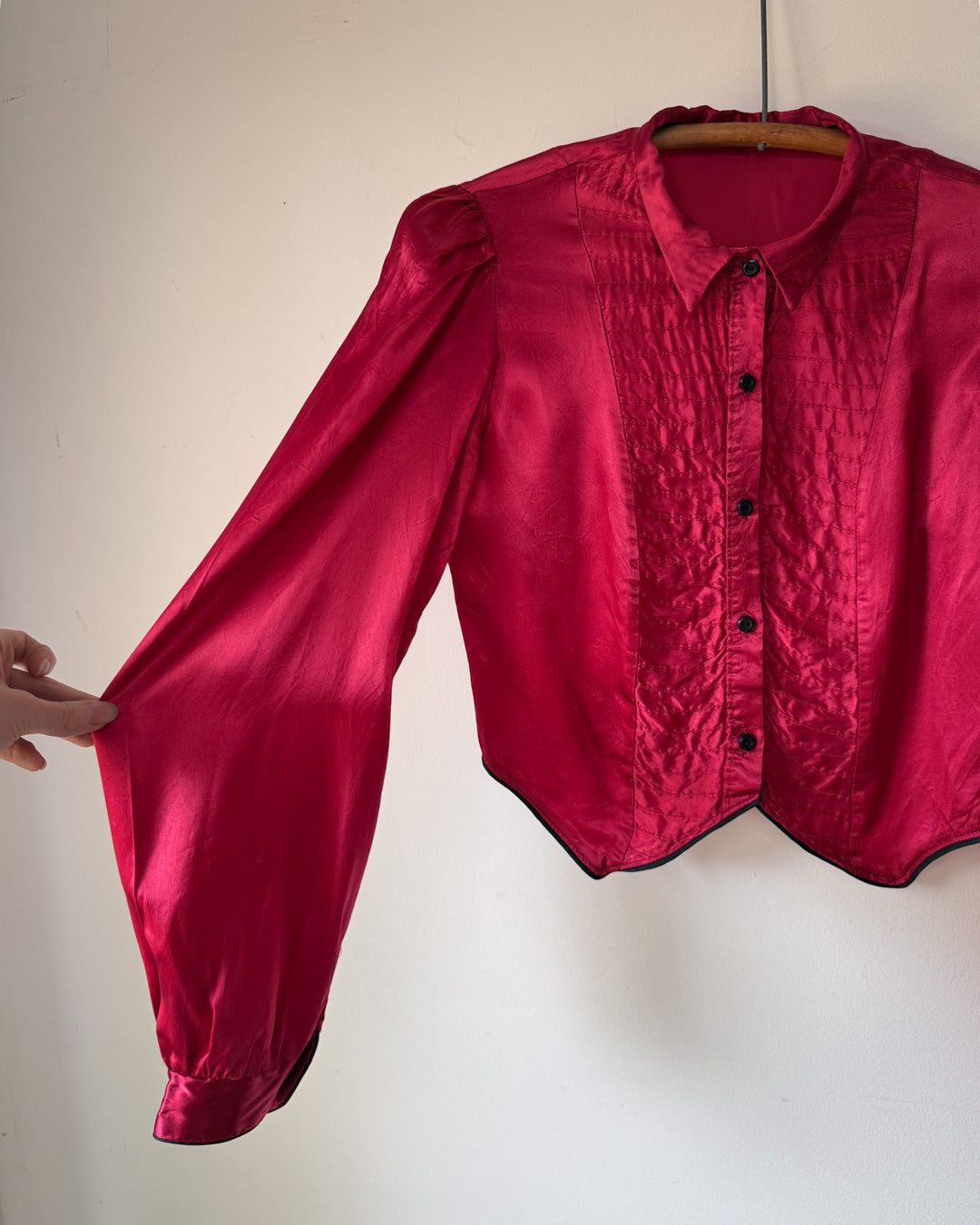 70s Vampiric Red Satin Collared Crop Blouse Top / S