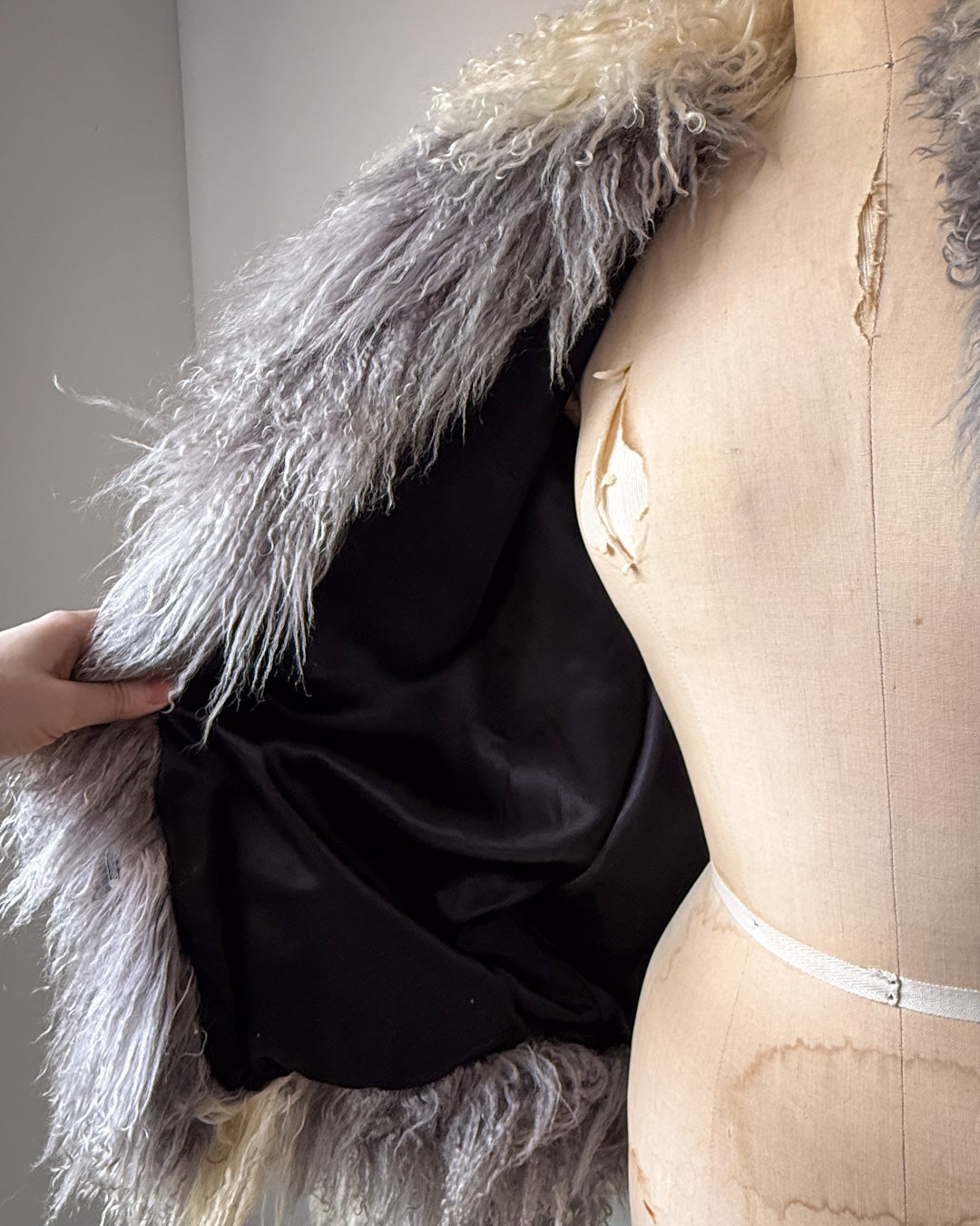 70s Ivory & Gray Shaggy Tibetan Lamb Fur Batwing Sleeve Coat / S-XL