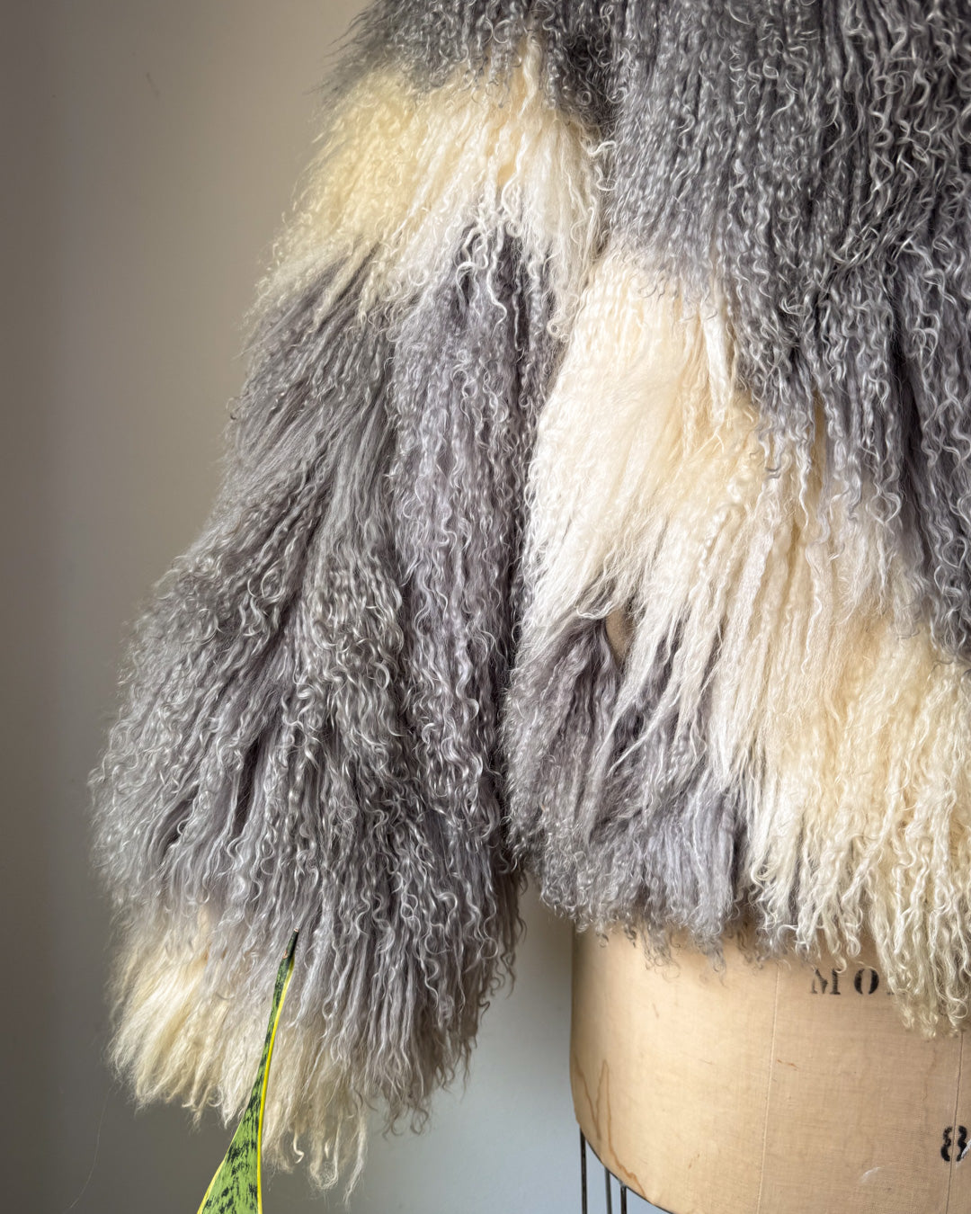 70s Ivory & Gray Shaggy Tibetan Lamb Fur Batwing Sleeve Coat / S-XL