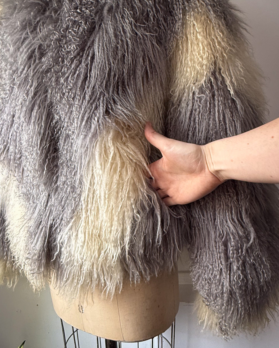 70s Ivory & Gray Shaggy Tibetan Lamb Fur Batwing Sleeve Coat / S-XL