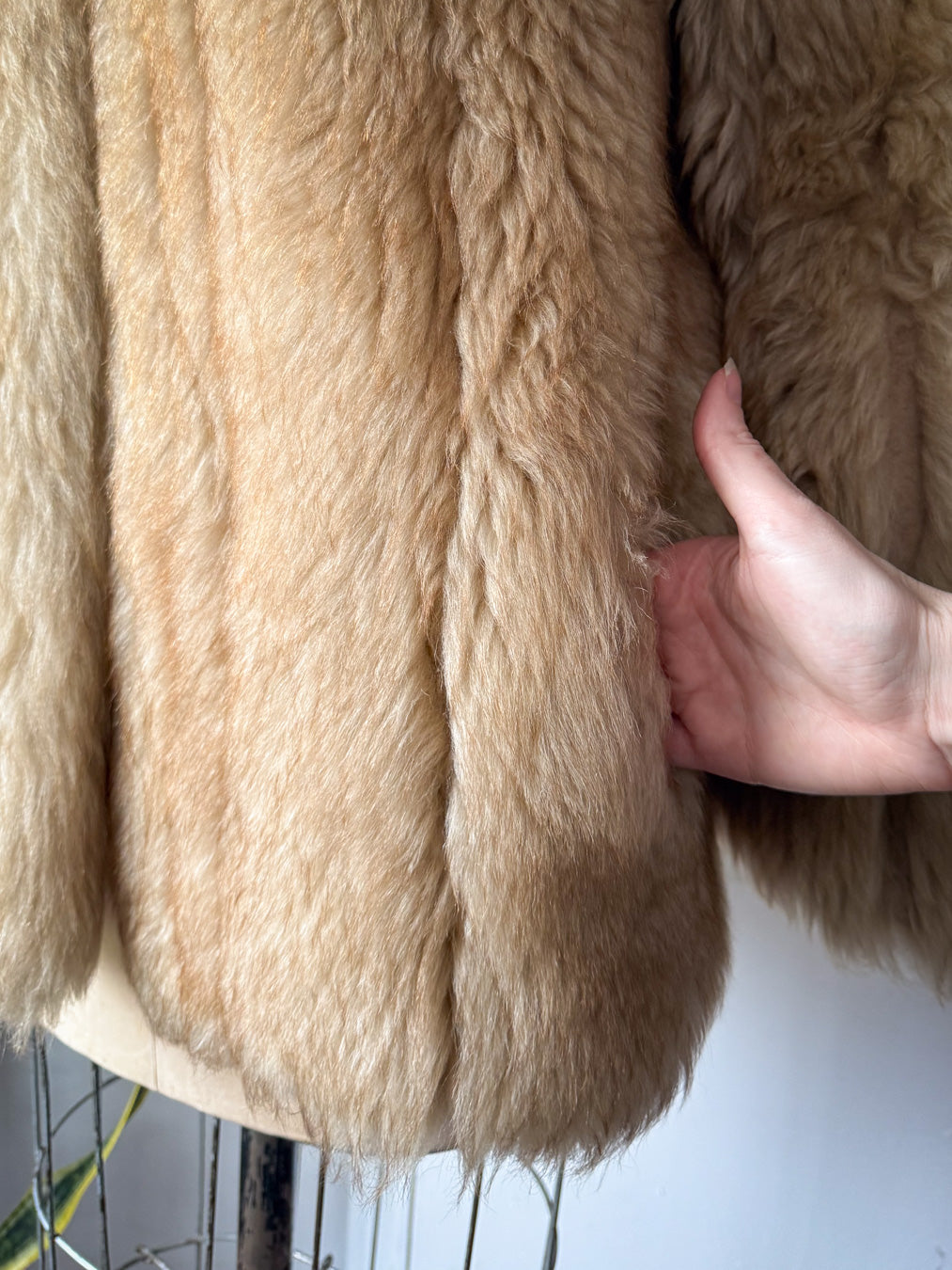 70s Natural Sheep Fur Coat / S-M