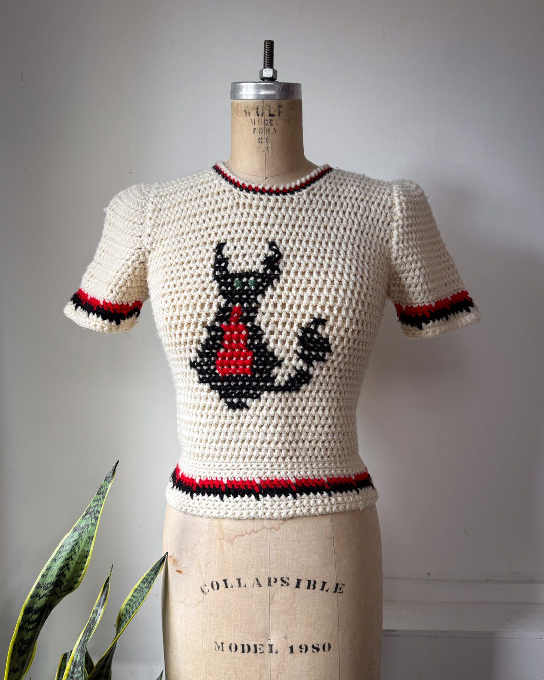 70s Devil Cat Novelty Graphic Knit Soft Wool Crop Sweater / XS