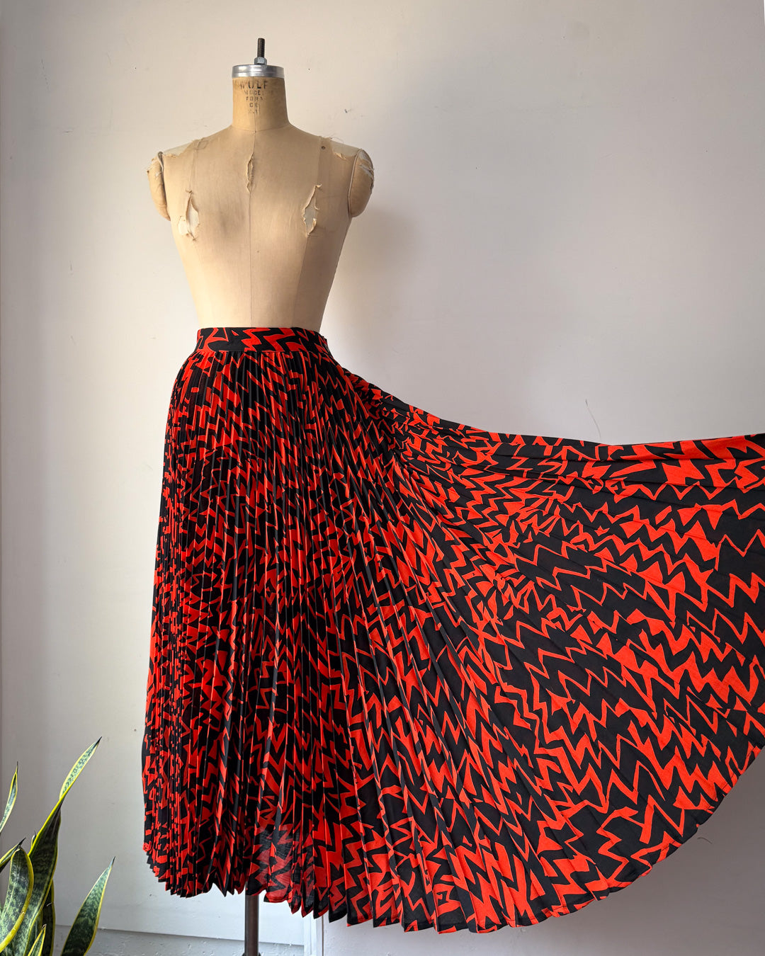 1980s Escada Pleated Maxi Skirt / S