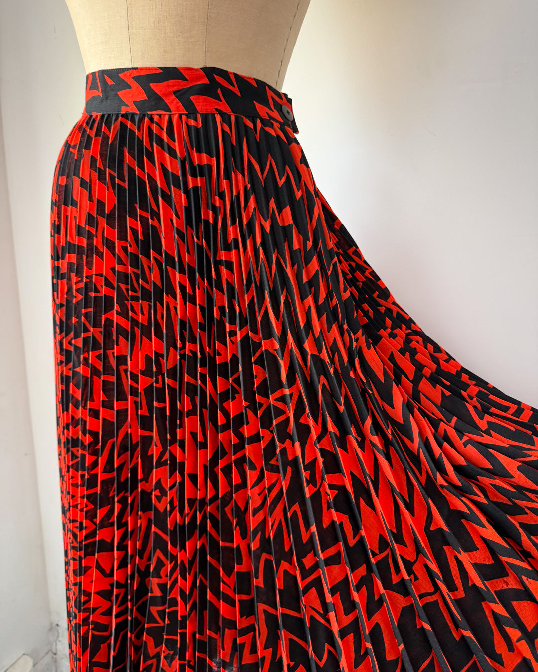 1980s Escada Pleated Maxi Skirt / S
