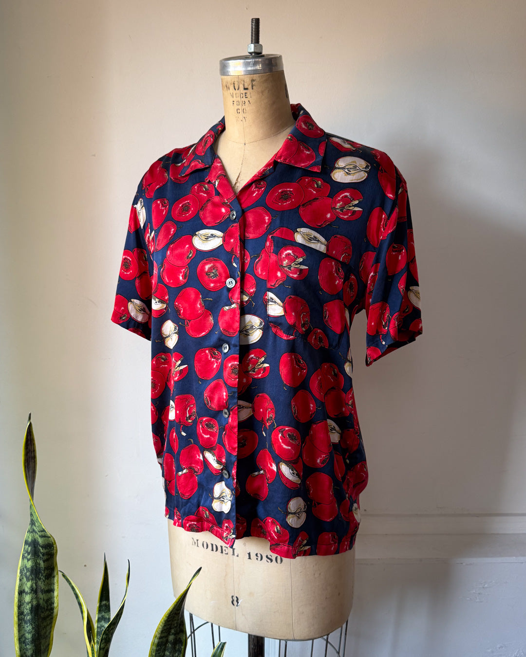90s Nicole Miller Novelty Apple Print Silk Shirt / S-M