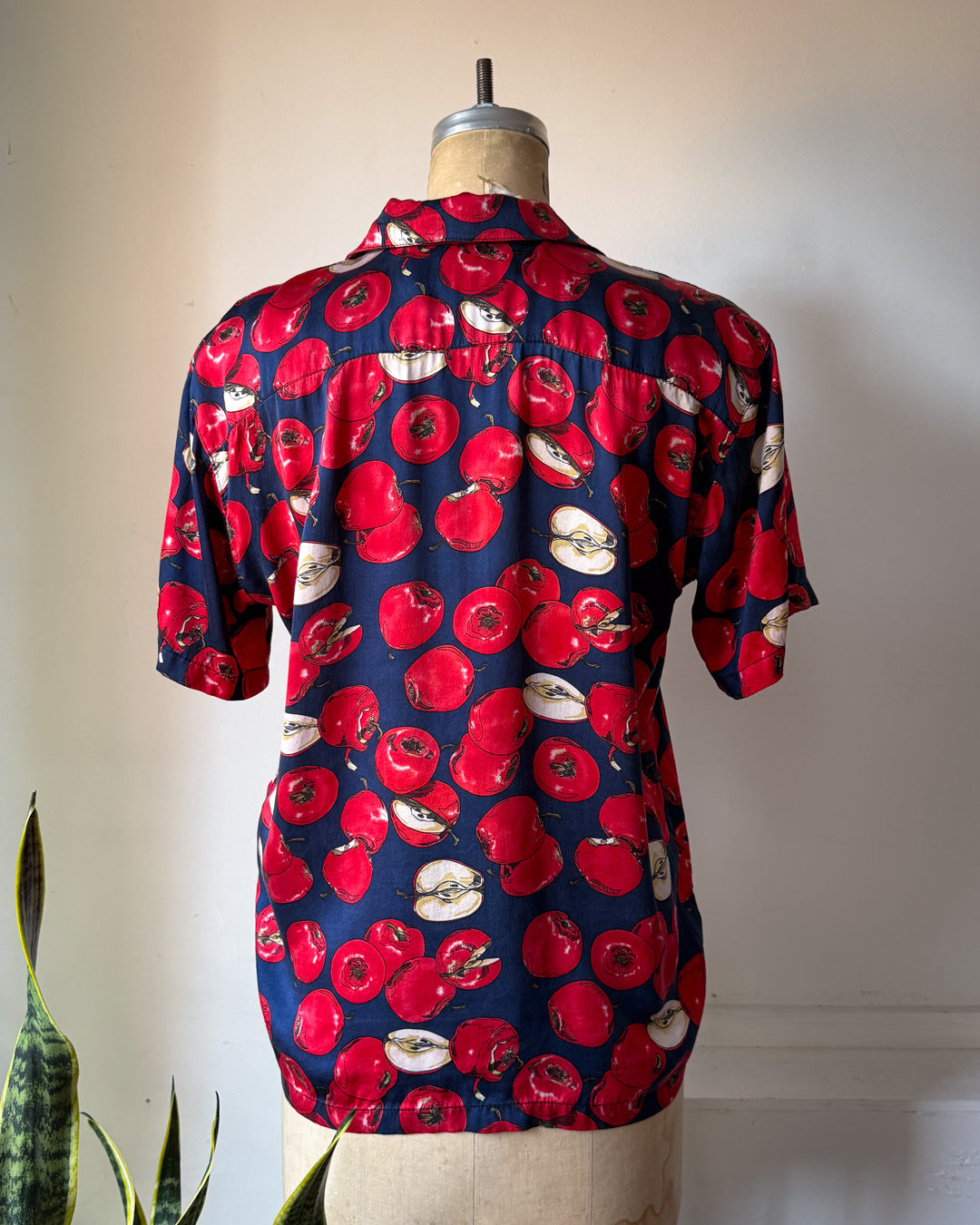 90s Nicole Miller Novelty Apple Print Silk Shirt / S-M