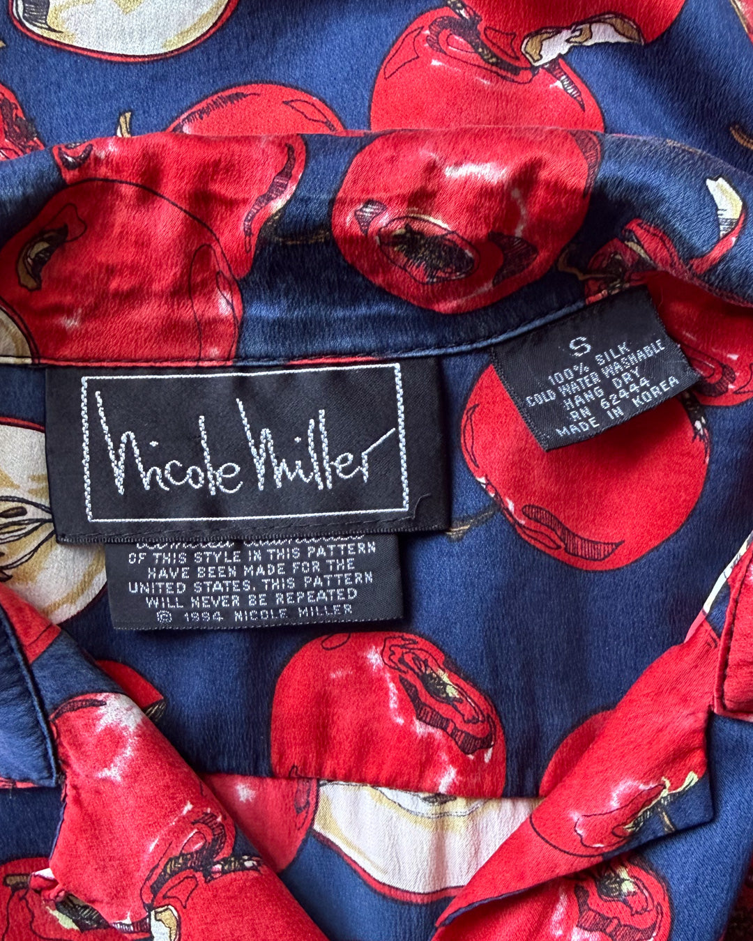 90s Nicole Miller Novelty Apple Print Silk Shirt / S-M