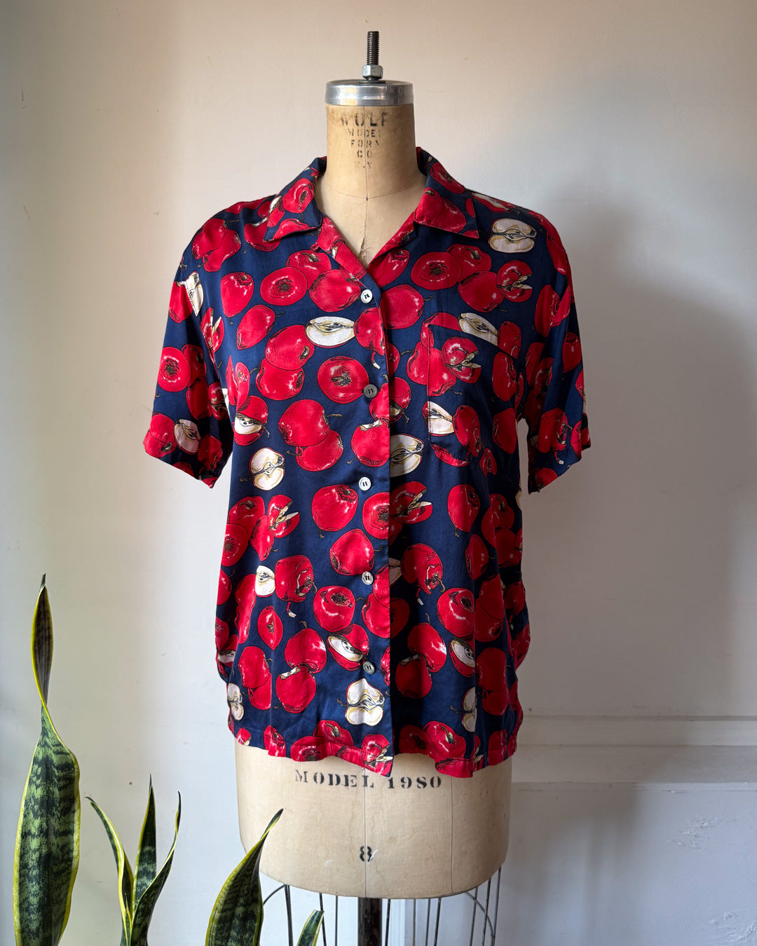 90s Nicole Miller Novelty Apple Print Silk Shirt / S-M