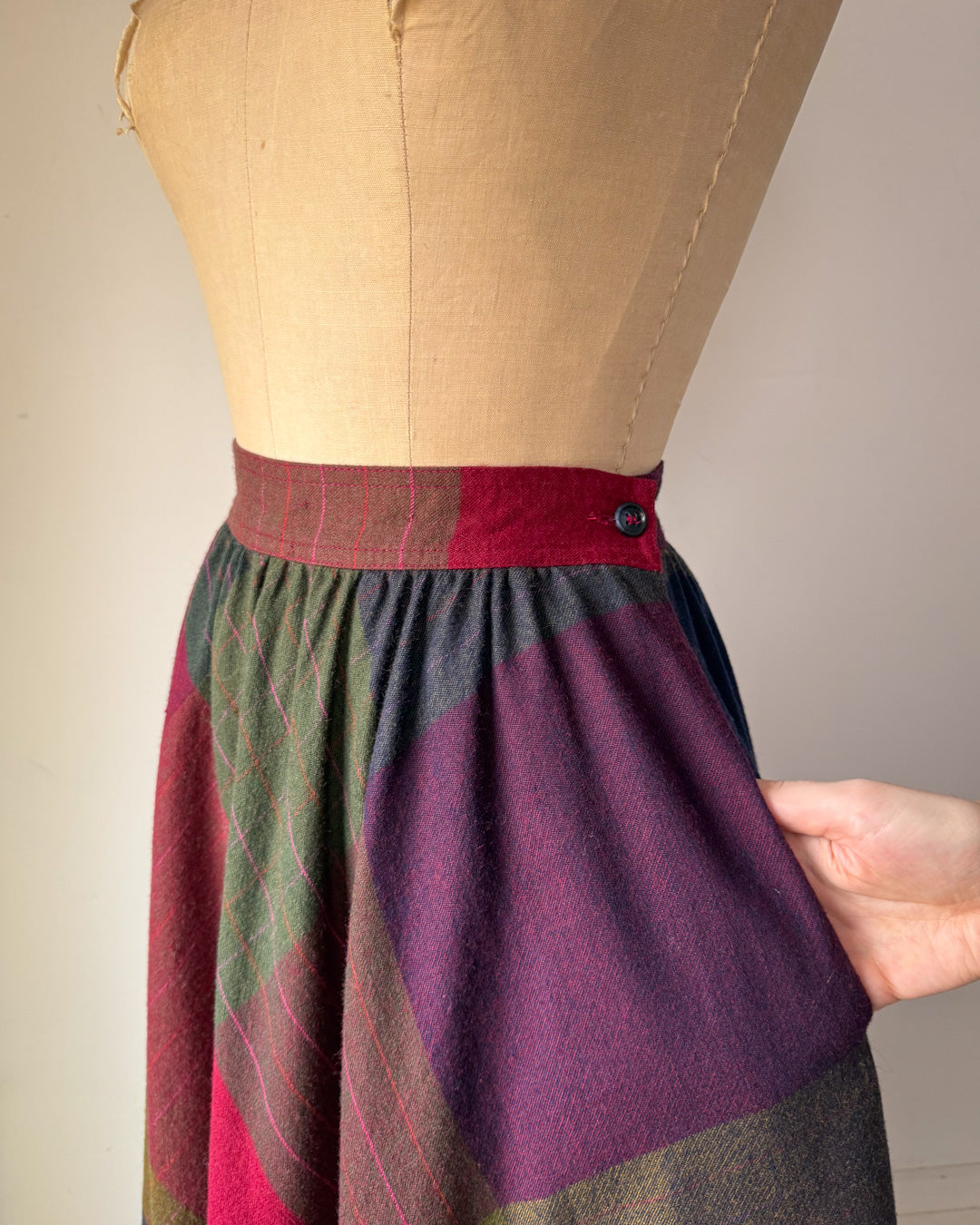 80s Dark Rainbow Wool Full Midi Skirt / XS
