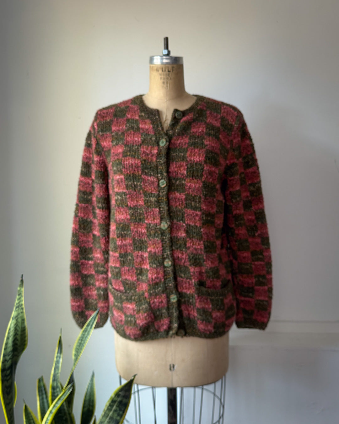80s Hand Knit Checkered Cardigan / M
