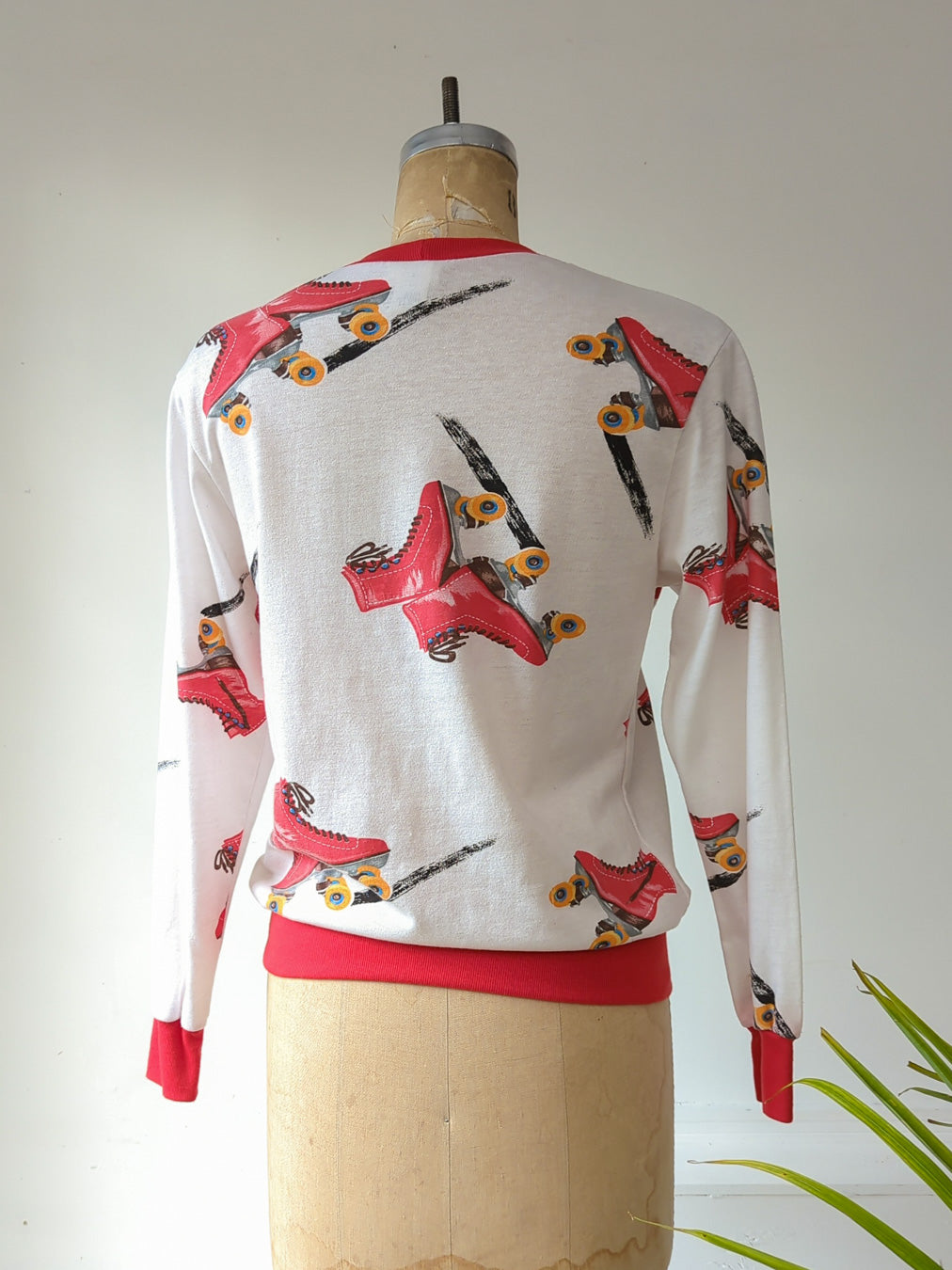 80s Roller Skate Print Pullover / M