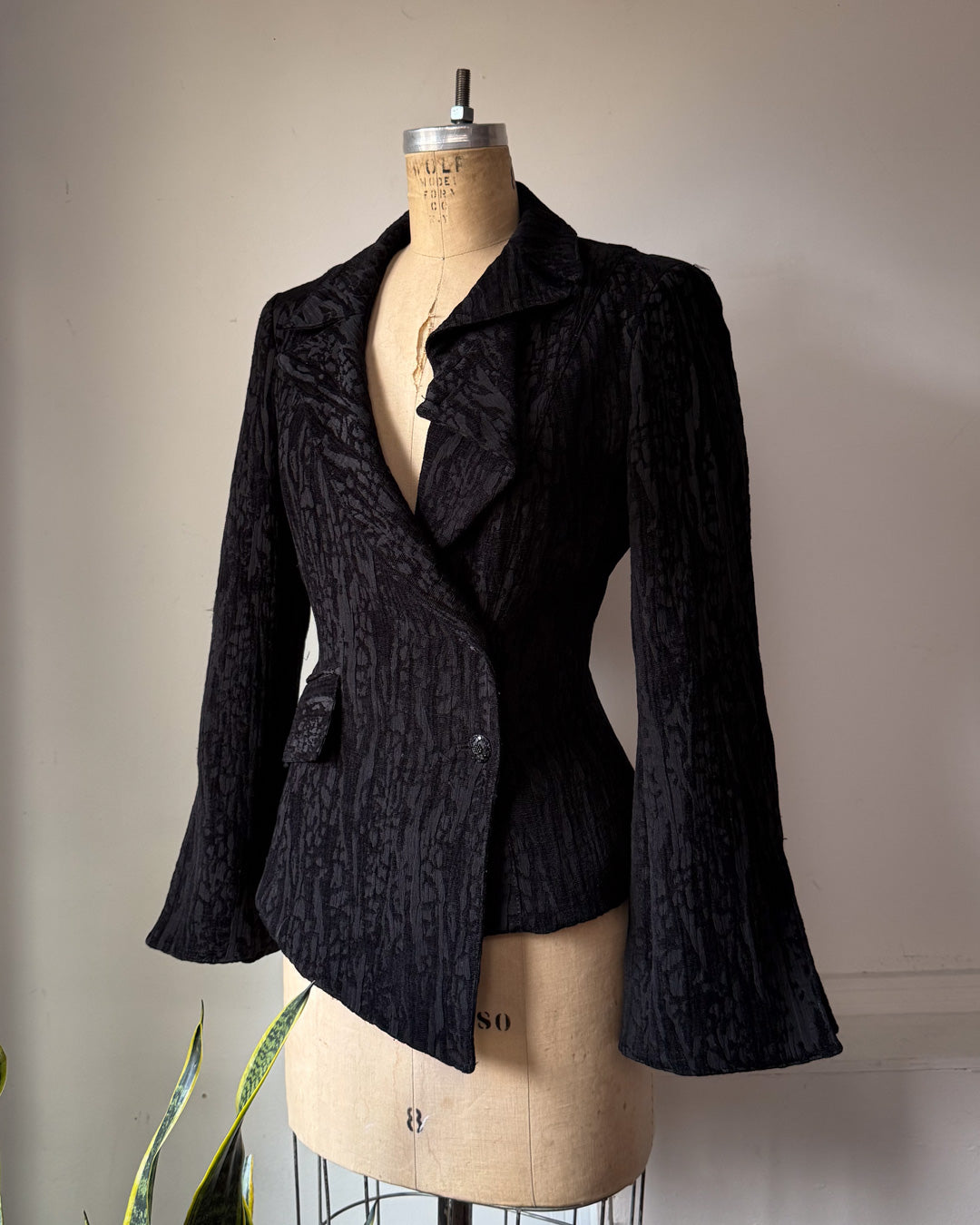 90s Alberto Makali Witchy Black Textured Flare Sleeve Blazer Jacket / S