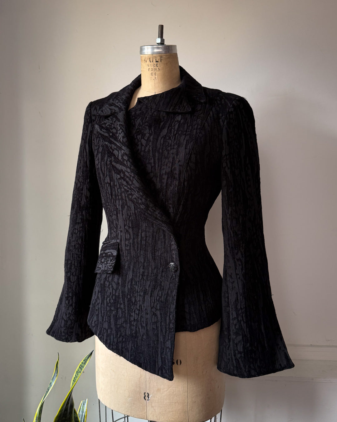 90s Alberto Makali Witchy Black Textured Flare Sleeve Blazer Jacket / S