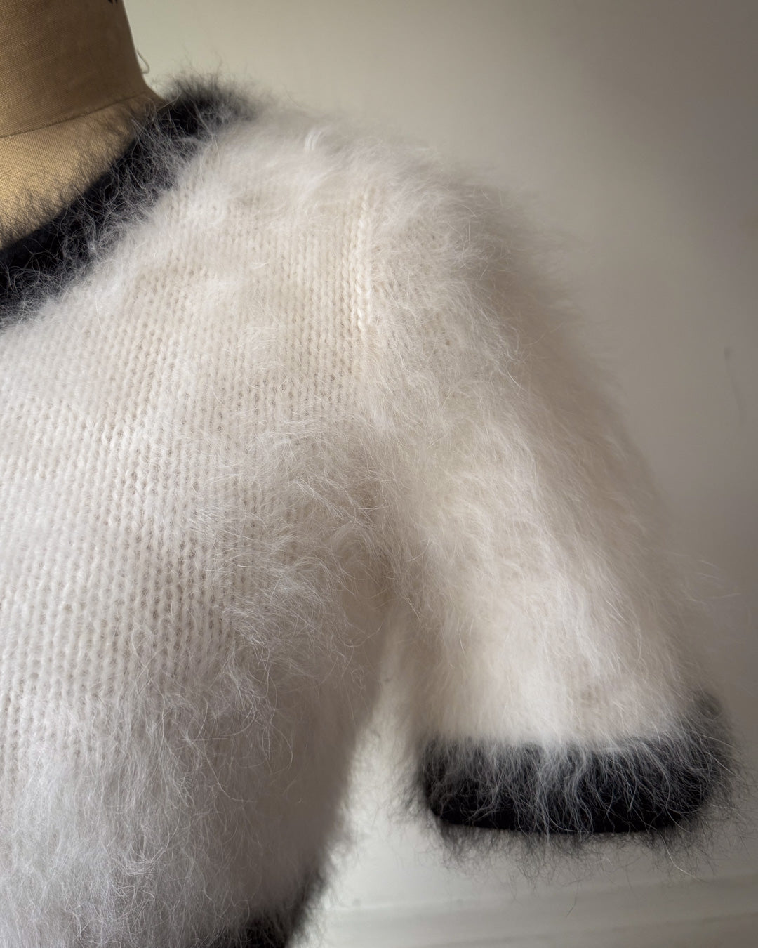 90s Jill Stuart 100% Angora Cropped Sweater / XS-S