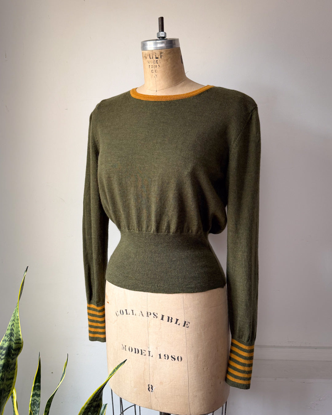 90s Olive Green Merino Wool Sweater / M